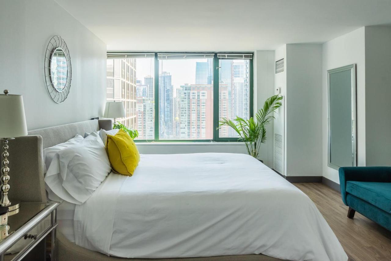 Envitae Luxury Sky Loft Indoor Pool & Gym Apartment Chicago
